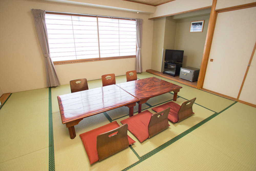 客室:和室12畳
